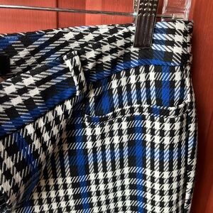 Banana Republic size 8 - blue, black, and white checkered